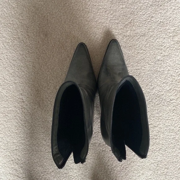 Boots - Picture 5 of 8